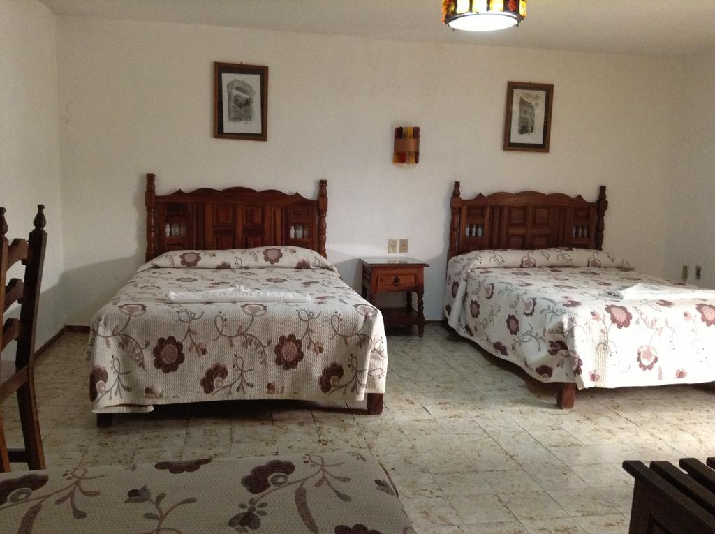 Hotel Atilanos Morelia Oda fotoğraf
